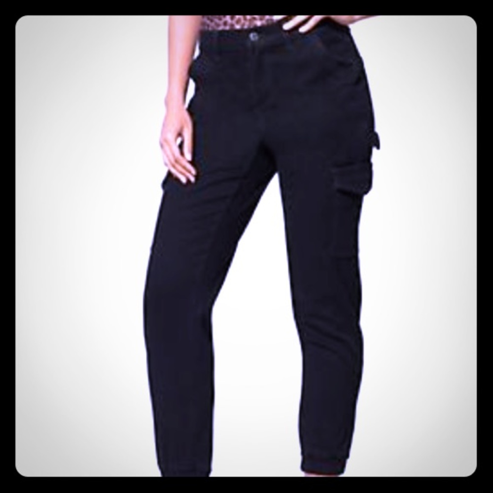 High wasted cargo ankle jeans